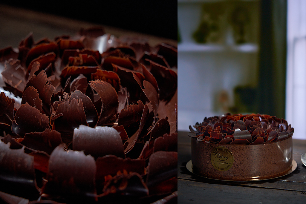 Montage de 2 photos de la pivoine noire bisuit à la cuillère poires et chocolat